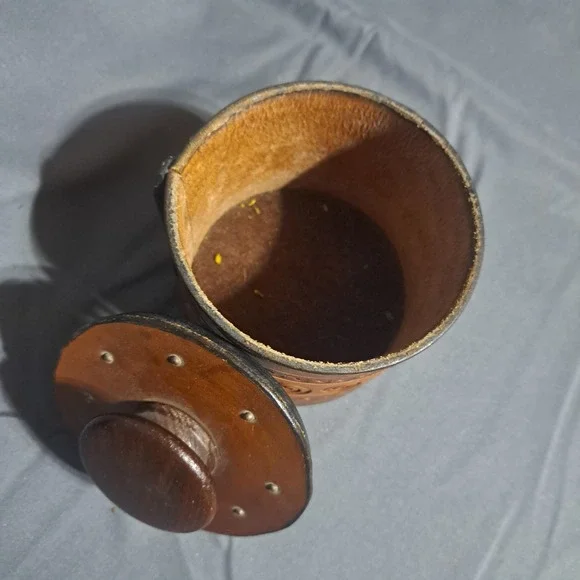 VTG Carved Leather Lidded Canister Round Rustic Western Boho Folk Art 4" H - Picture 4 of 6